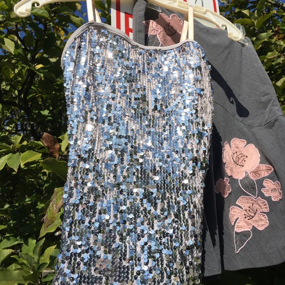 Bebe Stretch Pink Flower Embossed Swing Skirt - Picture 7 of 8